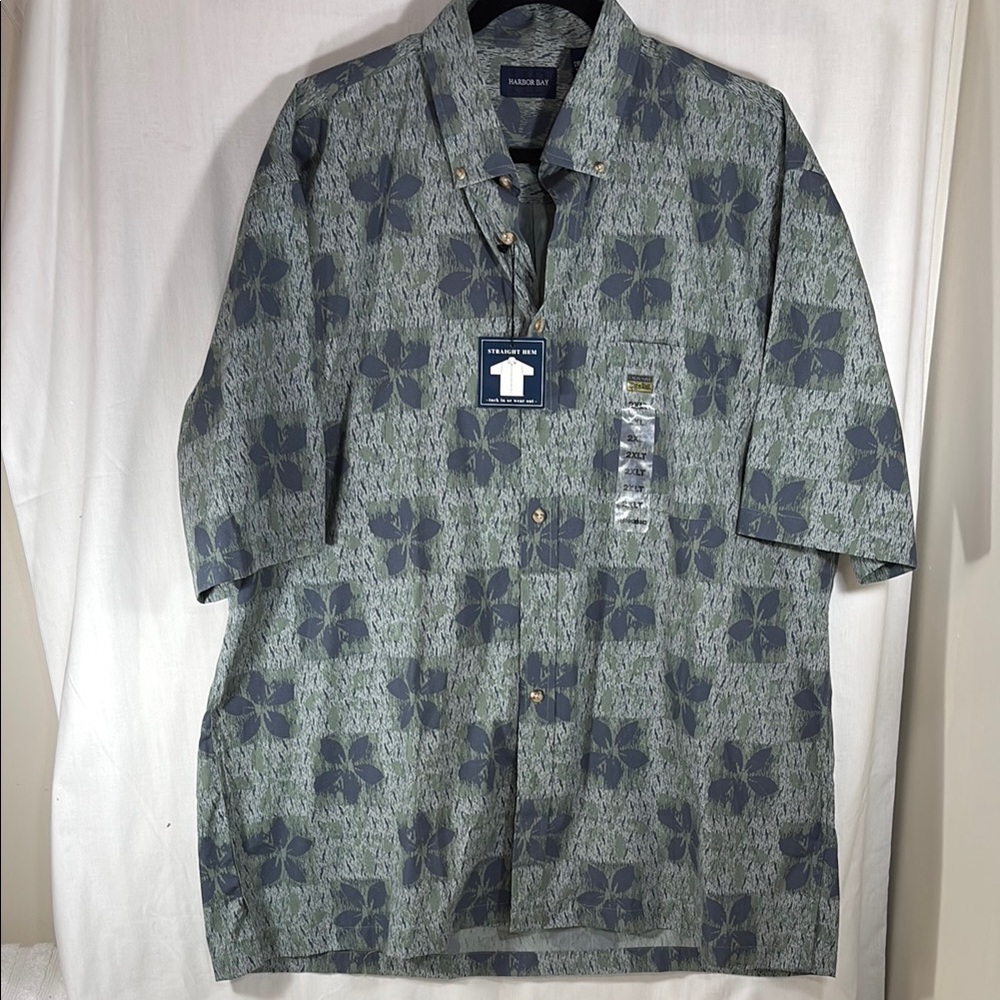 NWT Harbor Bay Blue Floral Button-Up Shirt